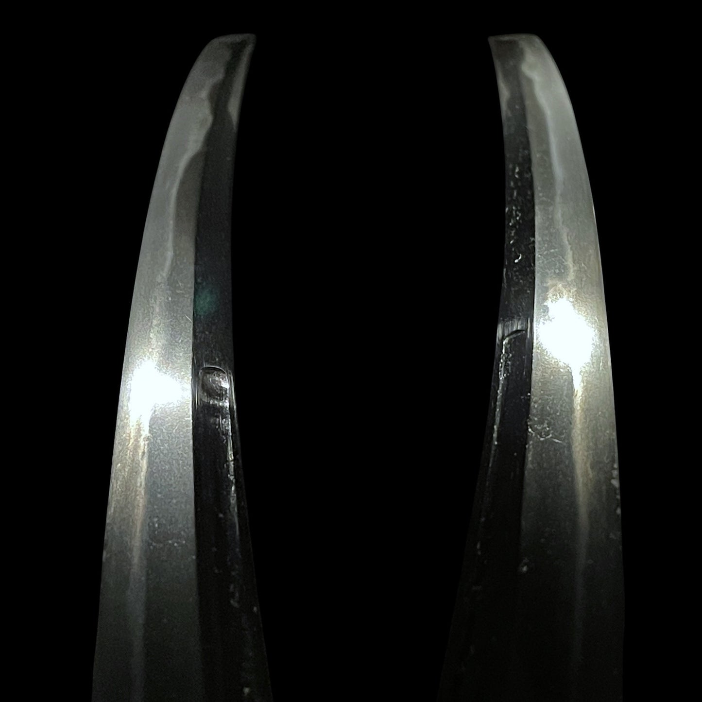 Muneyaki 棟焼 Long Wakizashi, Hizenkokuju Mutsunokami Tadayoshi 肥前国住陸奥守忠吉 signed
