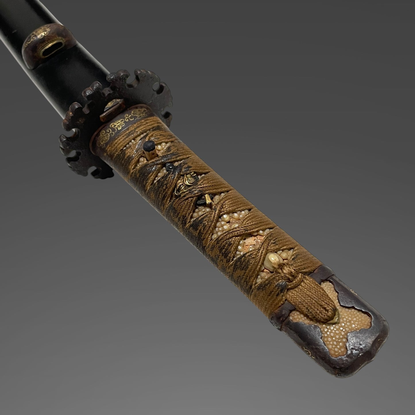 Handachi Koshirae 半太刀拵 Wakizashi, Dragon Menuki, Edo period mumei