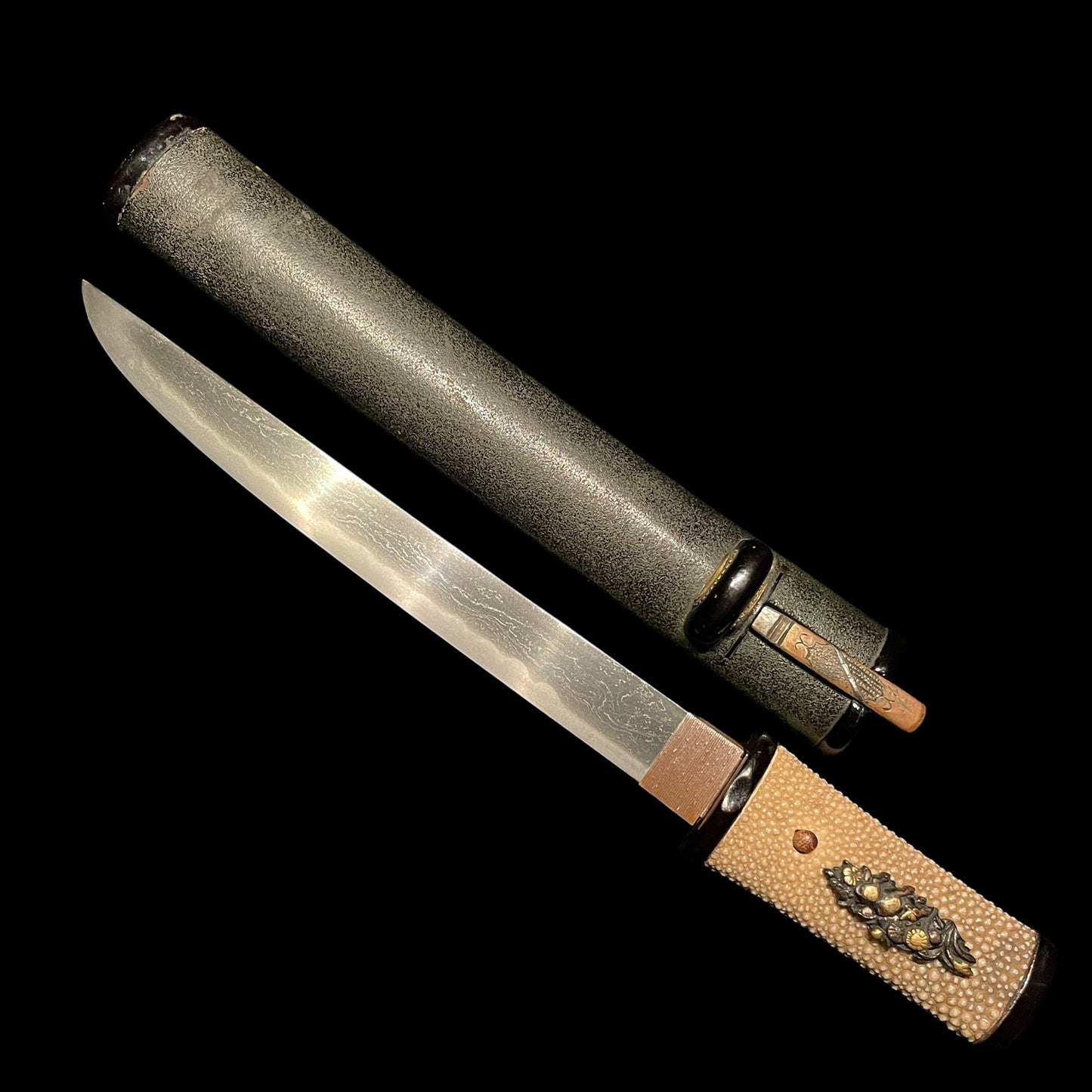 Aikuchi Koshirae Tanto 合口拵短刀, with Brass Kogai, Edo period mumei