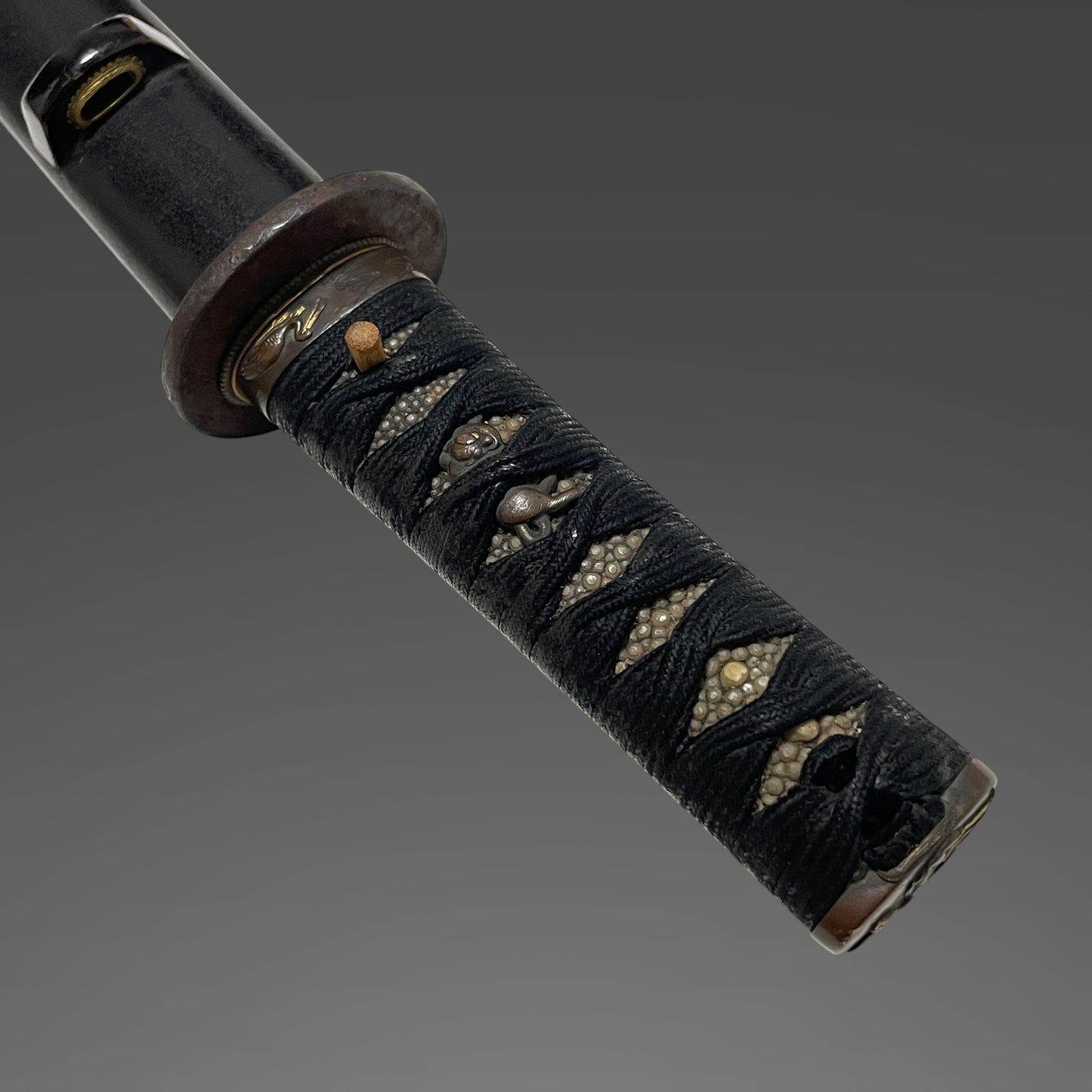 Shobuzukuri Wakizashi, Tiger Menuki, with Kozuka, Edo period mumei