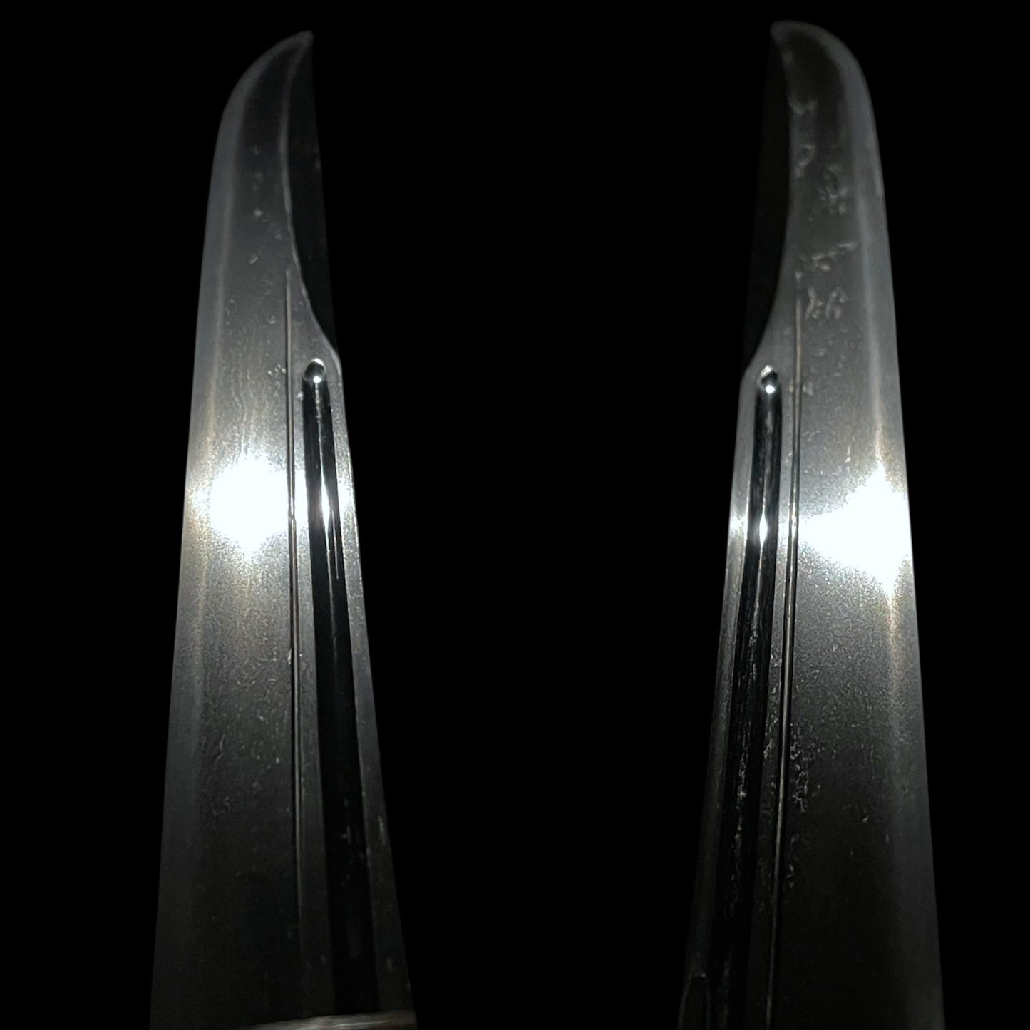 KANMURIOTOSHI 冠落とし TANTO, Kaneuji 兼氏 signed with KOZUKA, Muromachi period