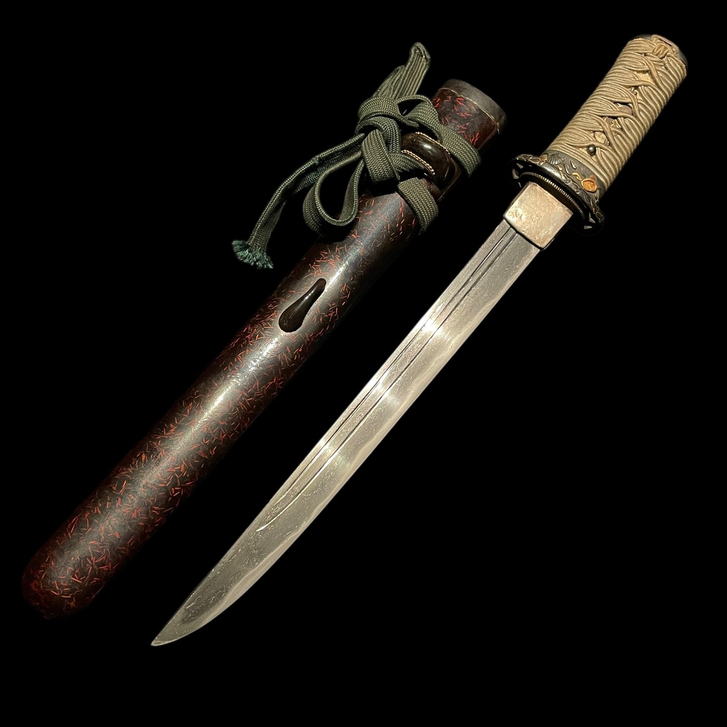 Kunimitsu 國光 signed TANTO, Dragon Kozuka, Shell Fuchi, Muromachi period