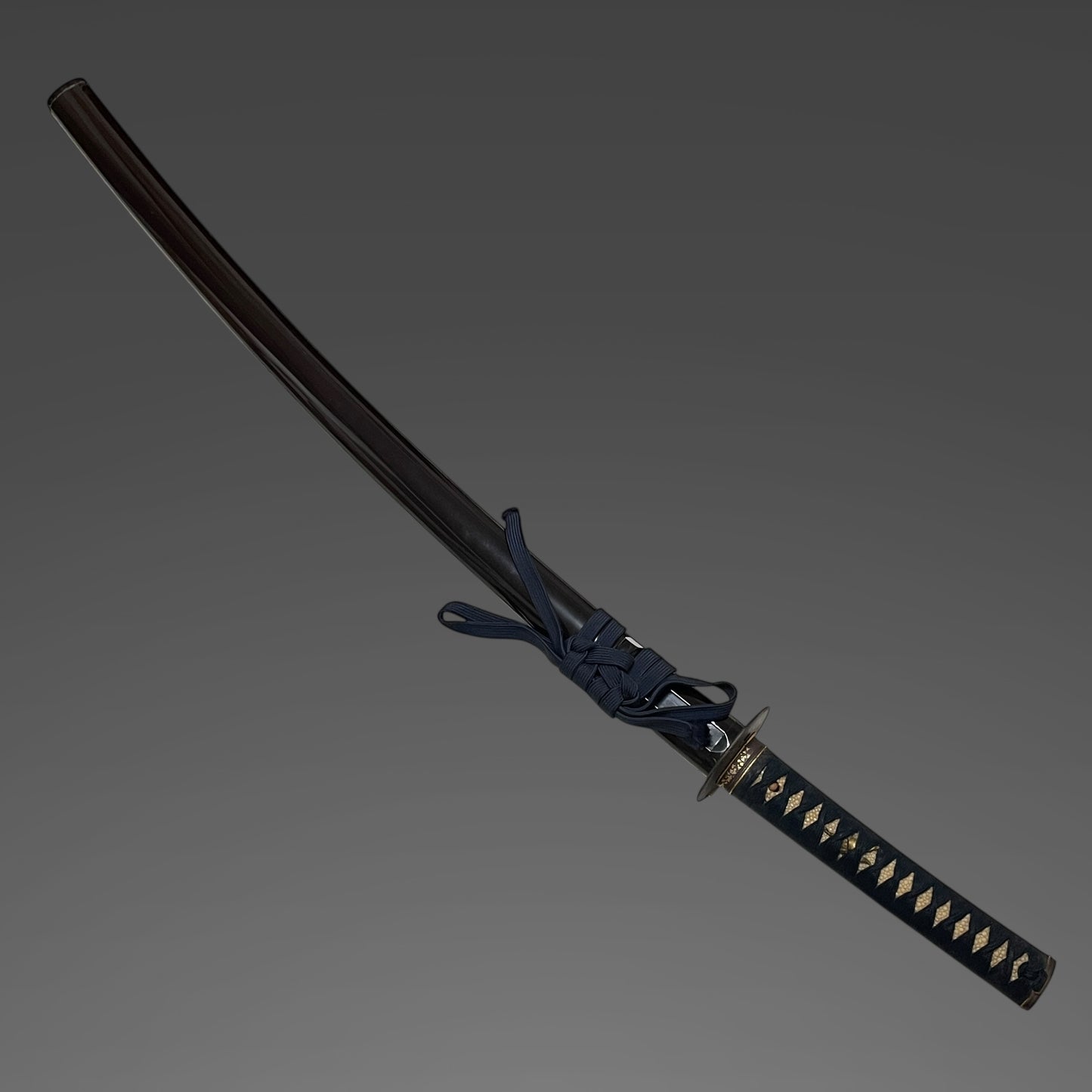 Long Black Wakizashi, Suguha 直刃, Gold inlay Fuchikashira, Edo period mumei