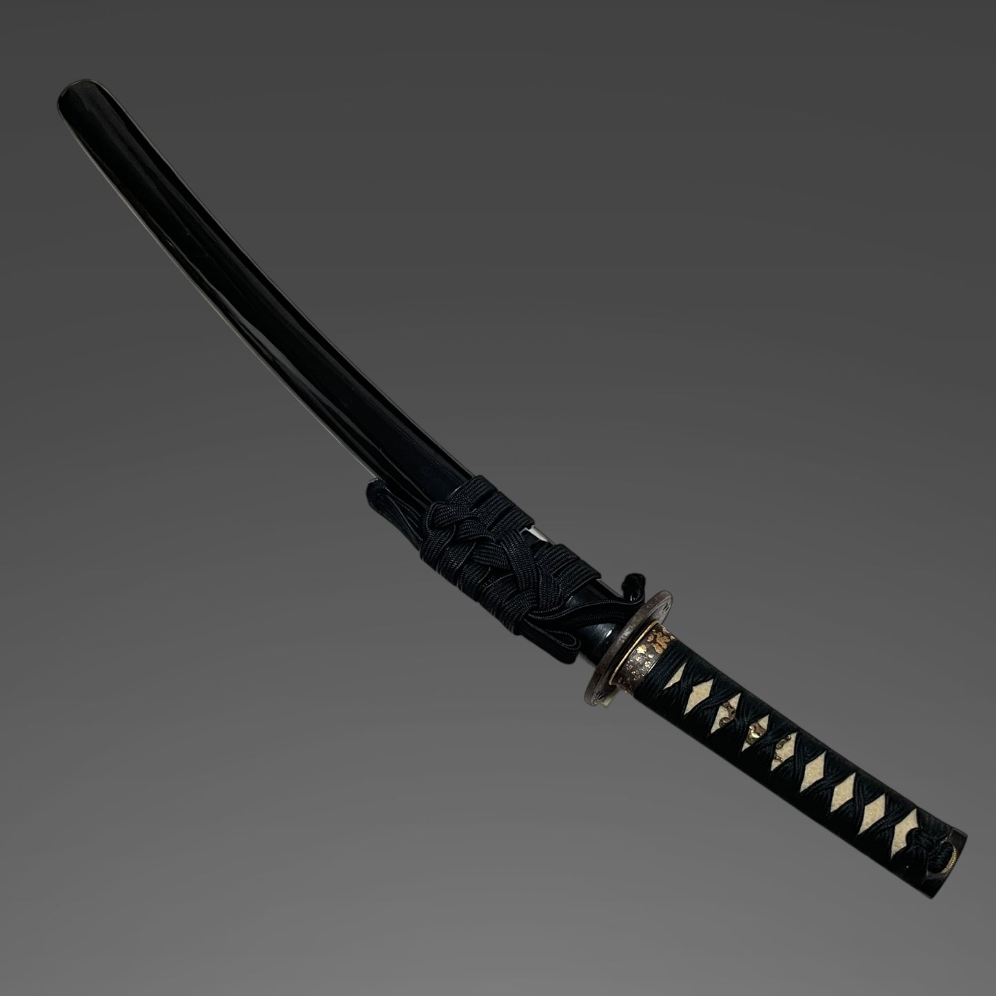 Wide Midare Hamon WAKIZASHI, Yoshimichi 吉道 signed, Edo period, Signed Tsuba