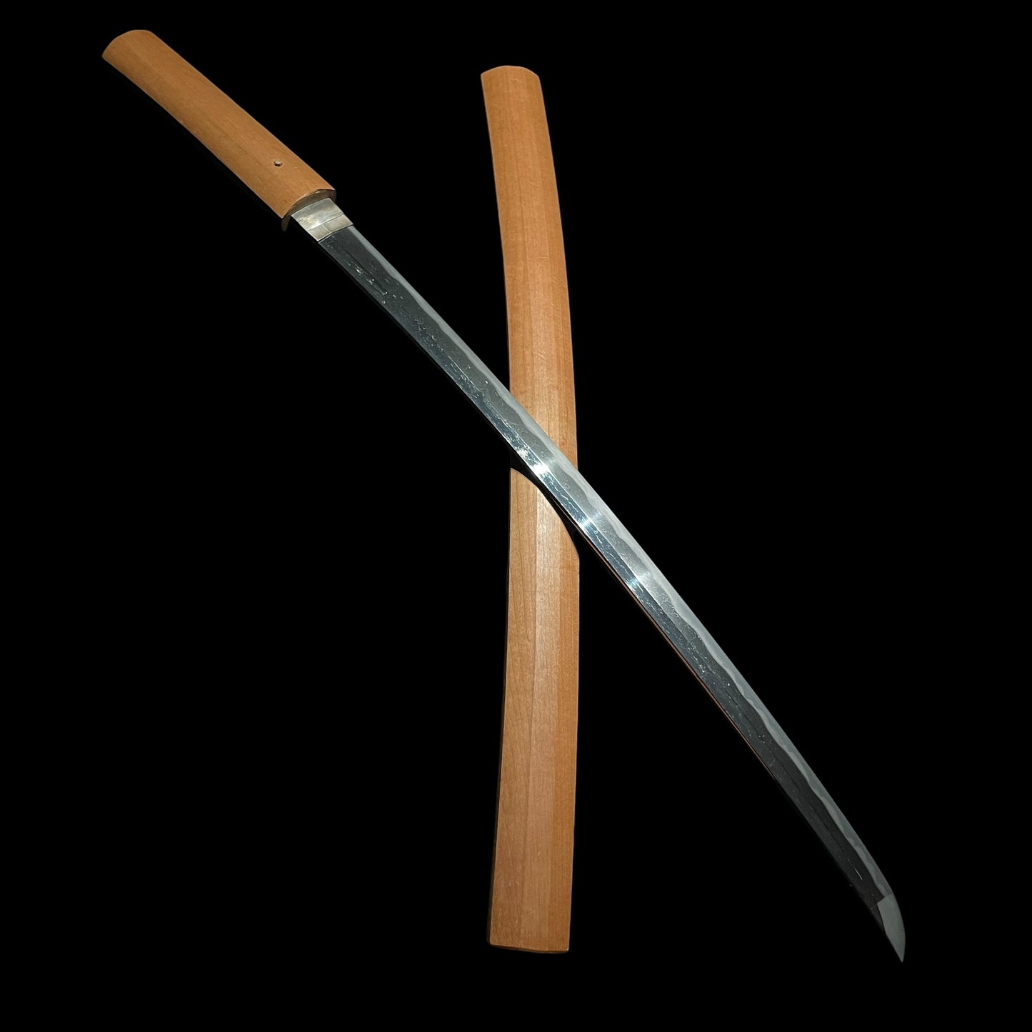 Long Wakizashi Midareba 乱刃 in Shirasaya, Edo period mumei