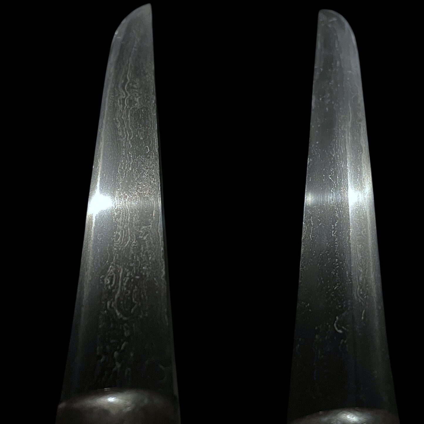 KATAKIRIHA-ZUKURI 片切刃造 HADAMONO 肌物 Tanto, Uda Kunimune 宇多国宗 signed