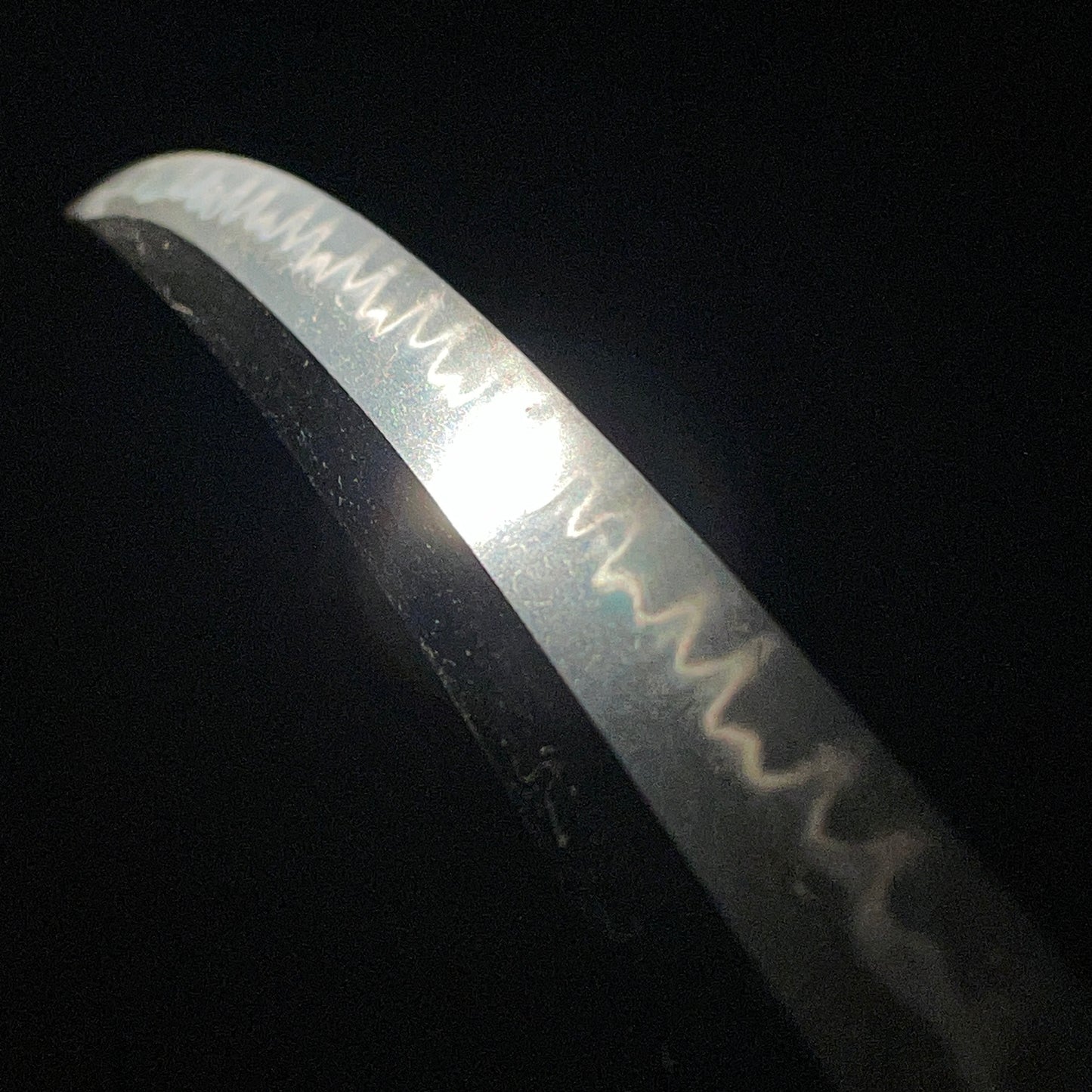 Nagamaki Naoshi Style Wakizashi, Signed Shibuichi Tsuba, Muromachi period mumei