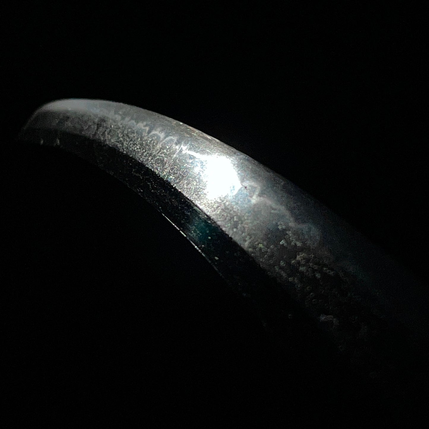 Katsumitsu 勝光 signed Wakizashi, Shibuichi Fuchikashira, Muromachi period, with Shirasaya