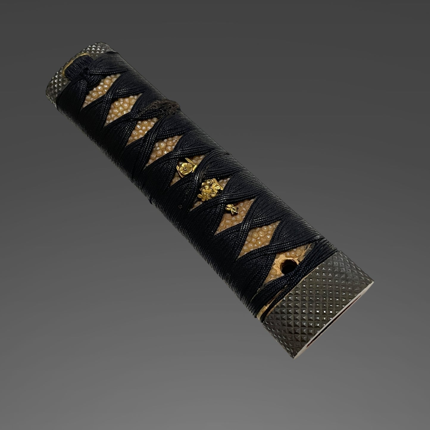 Naginata-Naoshi Zukuri 薙刀直造  Wakizashi, Oninanako Fuchikashira 鬼魚々子縁頭, Edo period