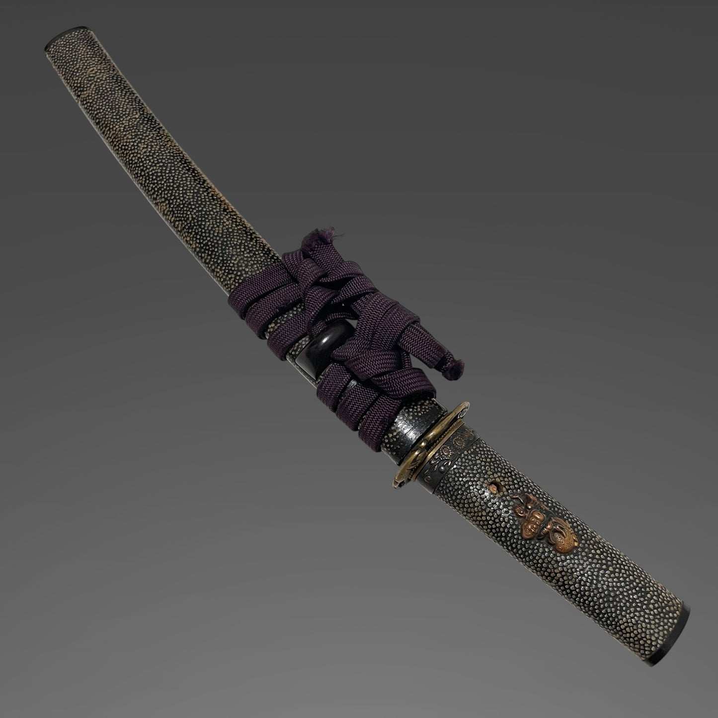 Rayskin Koshirae 鮫皮研出拵, Jumyo 壽命 Wakizashi, Muromachi period, with Shirasaya