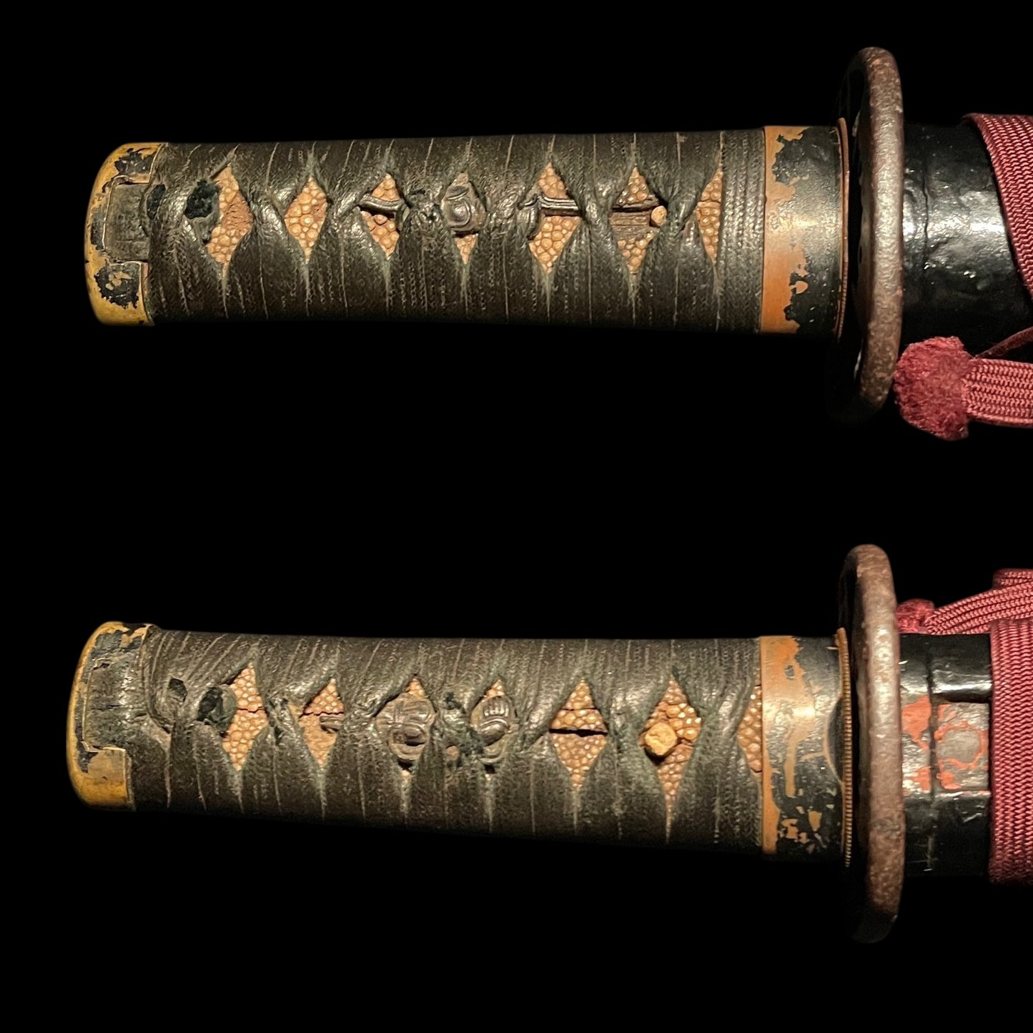 Bohi 棒樋 Long Wakizashi, Iron Sukashi Tsuba, Edo period mumei