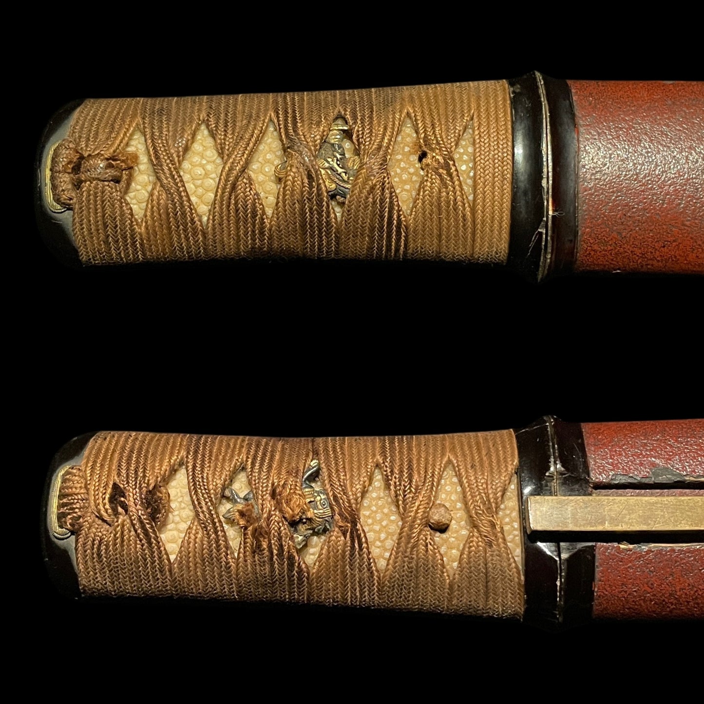 Red Kaiken Pocket Tanto, 懐剣短刀, with Brass Kozuka, Edo period mumei