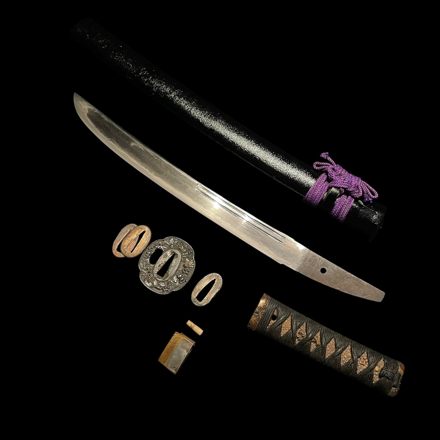 Sunnobi-TANTO 寸延短刀,Kokinko Moth Tsuba, Kabuto Fuchikashira, Edo period