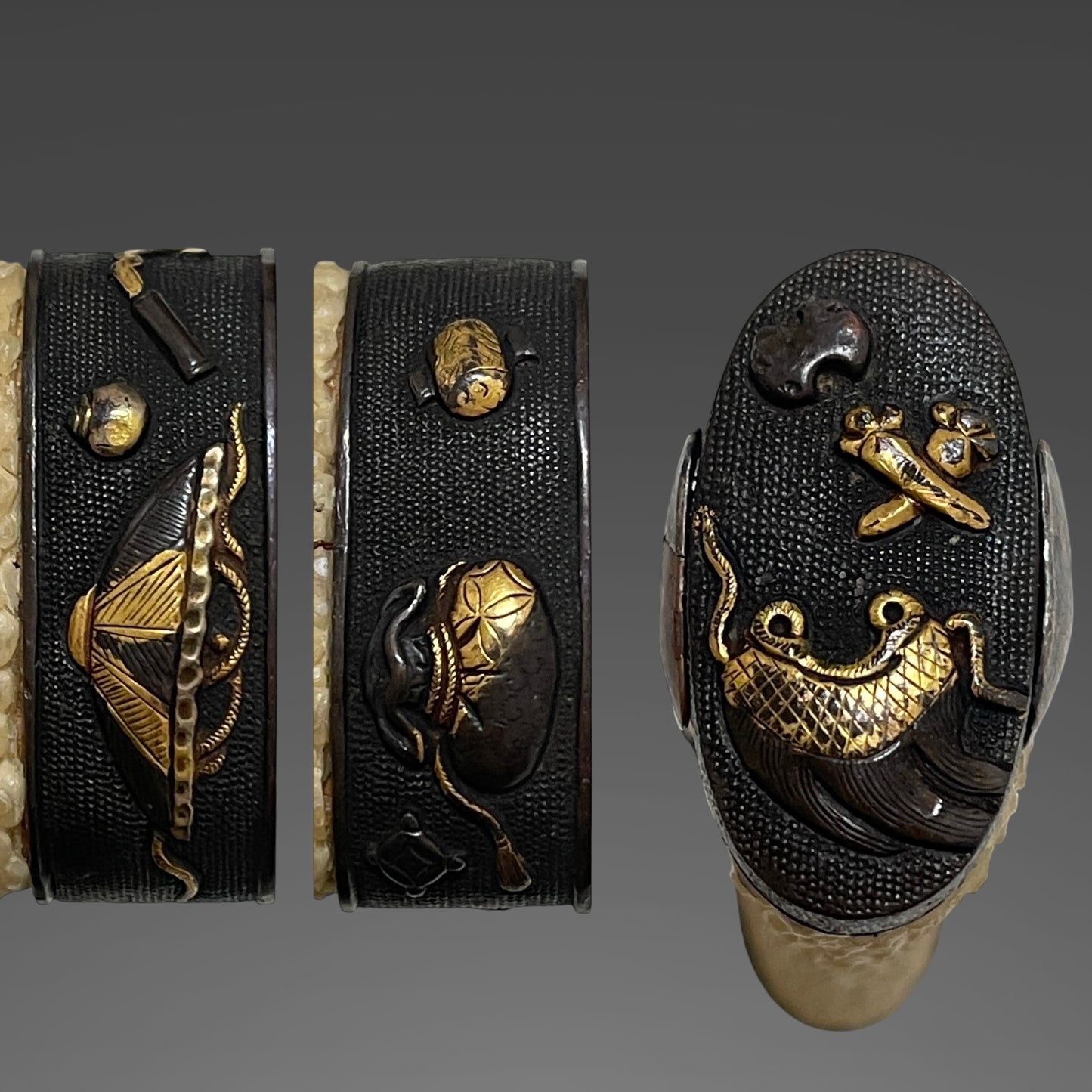 Shobuzukuri Aikuchi Wakizashi, Takarazukushi Fuchikashira, Muromachi period mumei
