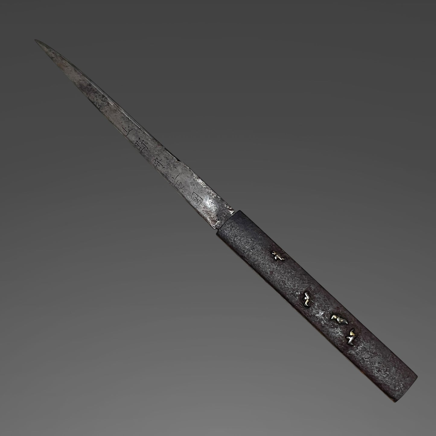 Red Wakizashi with Kozuka, Shakudo Horse Menuki, Aoimon 葵紋 Scabbard, Edo period