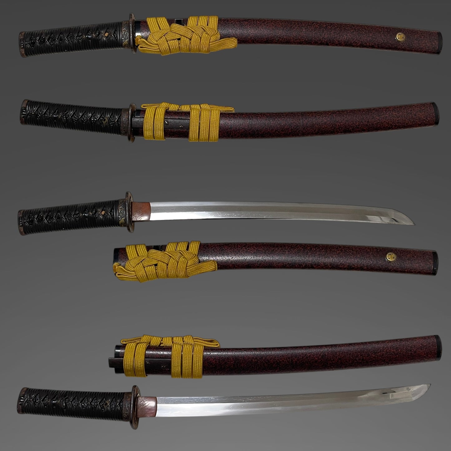 Red Wakizashi with Kozuka, Shakudo Horse Menuki, Aoimon 葵紋 Scabbard, Edo period