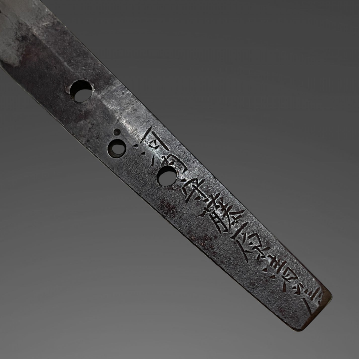 Kawachinokami Kiyofusa 河内守清房 signed WAKIZASHI, Plum Fuchikashira, Masamehada 柾目肌