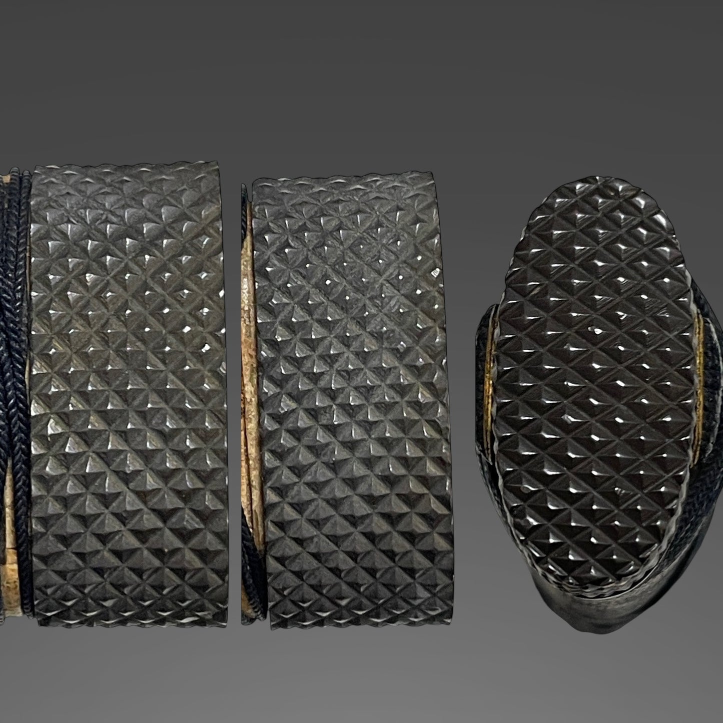 Naginata-Naoshi Zukuri 薙刀直造  Wakizashi, Oninanako Fuchikashira 鬼魚々子縁頭, Edo period