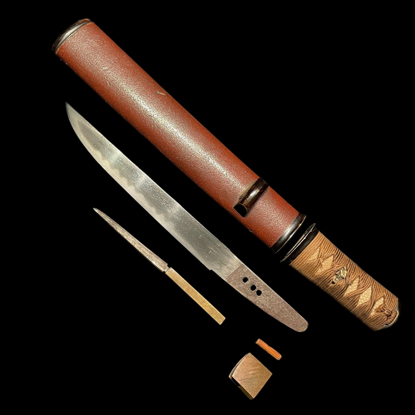 Red Kaiken Pocket Tanto, 懐剣短刀, with Brass Kozuka, Edo period mumei