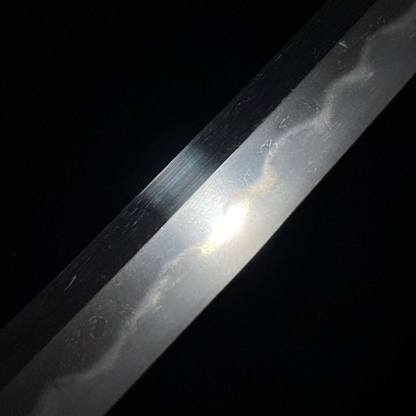 Monju Kaneshige 文珠金重 signed WAKIZASHI, Oogunome-Hamon 大互目刃文, Edo period