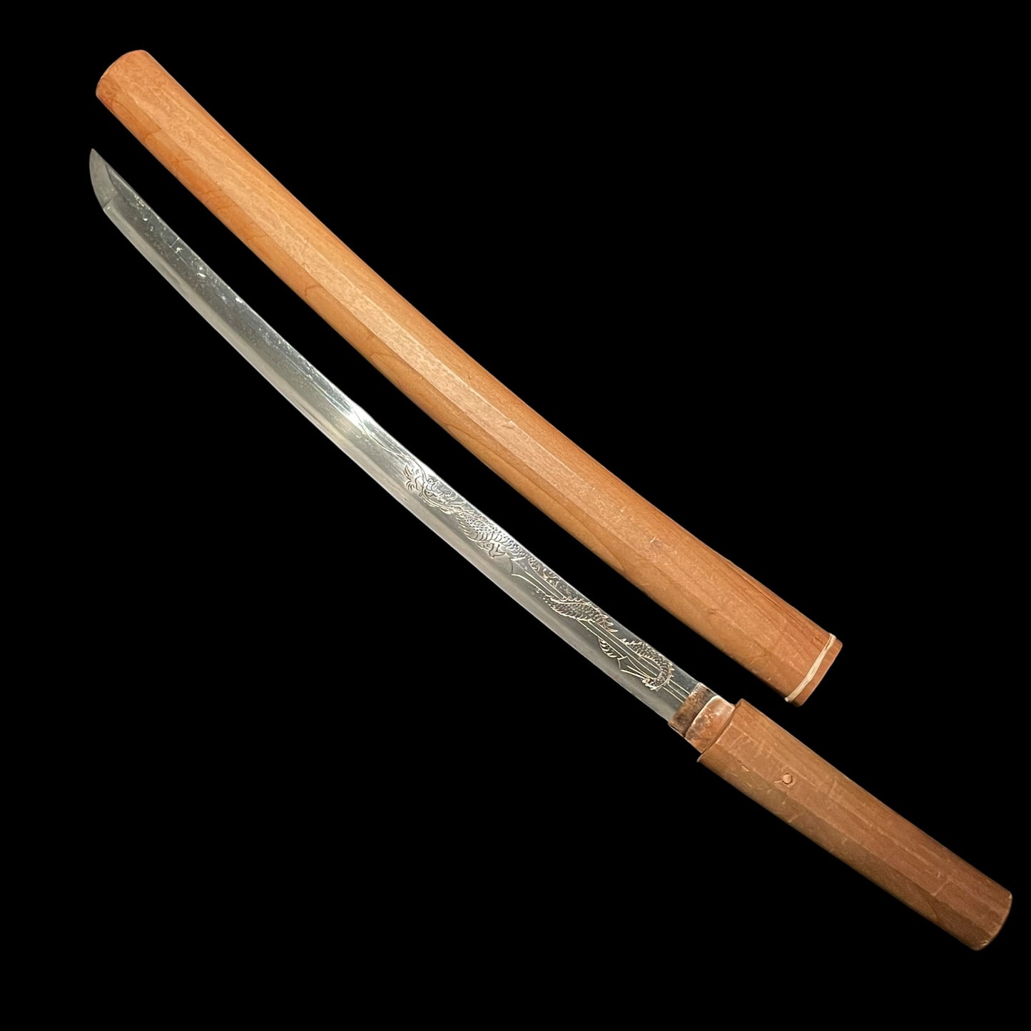 Dragon HORIMONO 彫物 Wakizashi, Noboriryu 昇龍, Bonji 梵字, Edo period mumei