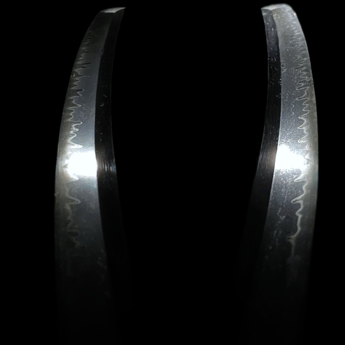 Amazing Hamon Long Wakizashi, Late Muromachi period