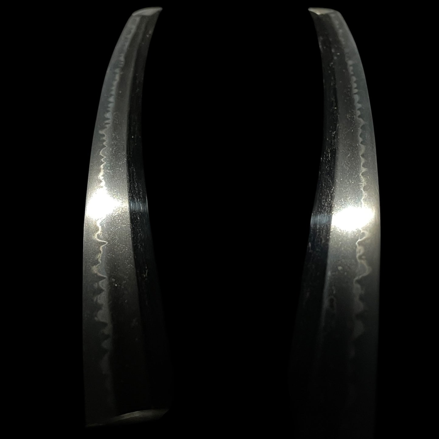 Sanbonsugi-Hamon 三本杉刃文 Wakizashi, Shichifukujin Fittings, Muromachi period mumei