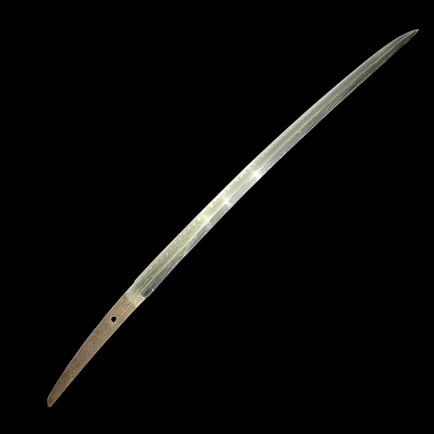 KOGARASUMARU-ZUKURI 小烏丸造 Long Wakizashi, Kanemoto 兼元 signed, Muromachi period