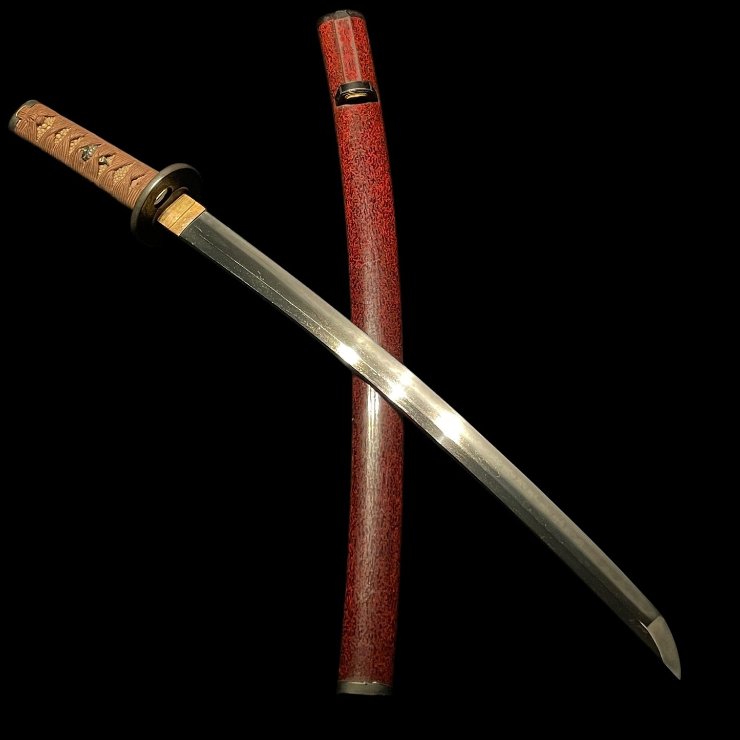 Red Wakizashi Catfish Kozuka,  Tsuda Echizennokami Sukehiro August 1681 signed