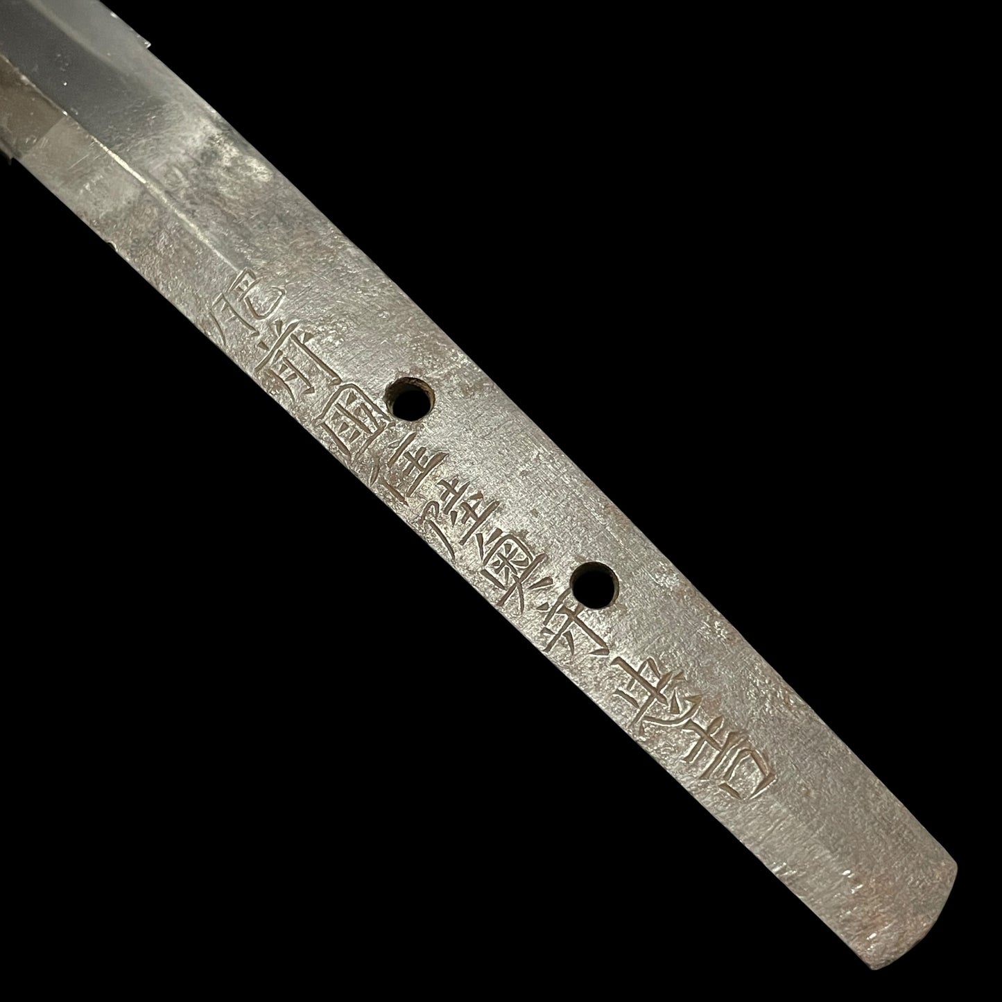 Muneyaki 棟焼 Long Wakizashi, Hizenkokuju Mutsunokami Tadayoshi 肥前国住陸奥守忠吉 signed
