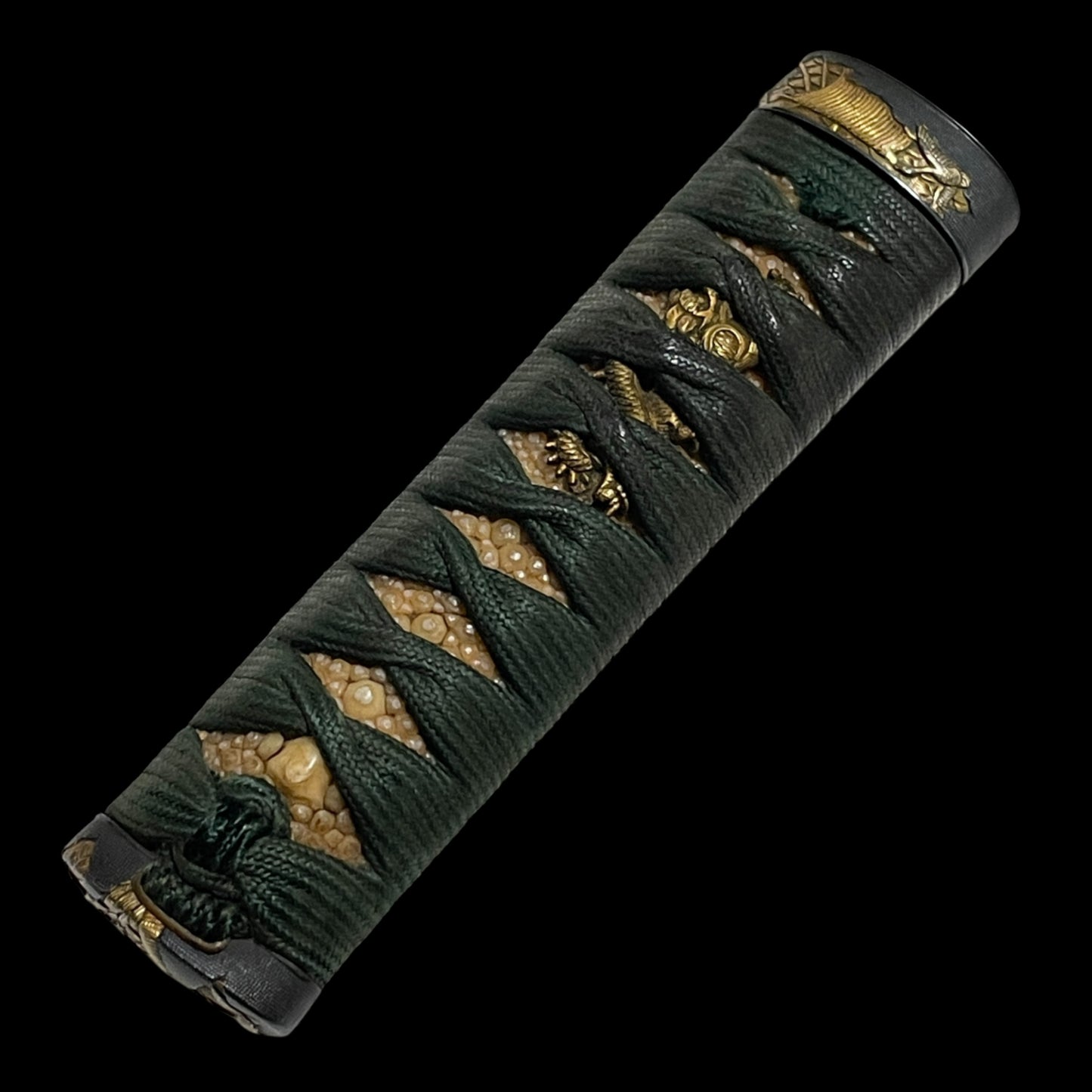 Echizenkoku Kanetane 越前國兼植 signed Wakizashi, Plum and Kabuto Tsuba, Edo period