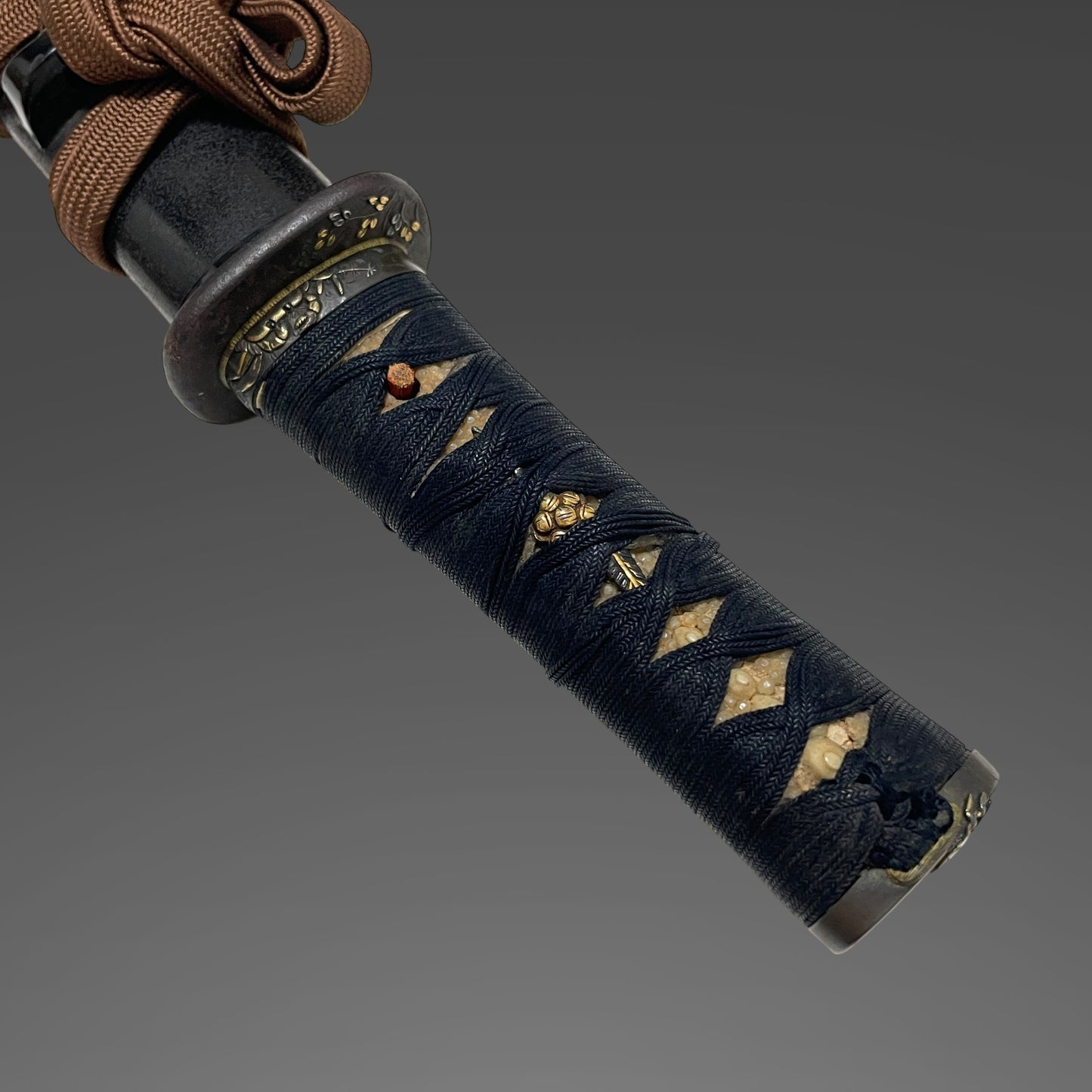 Unokubi-Zukuri 鵜首造 Wakizashi, Crab Fuchikashira, Signed Kozuka, Edo period mumei