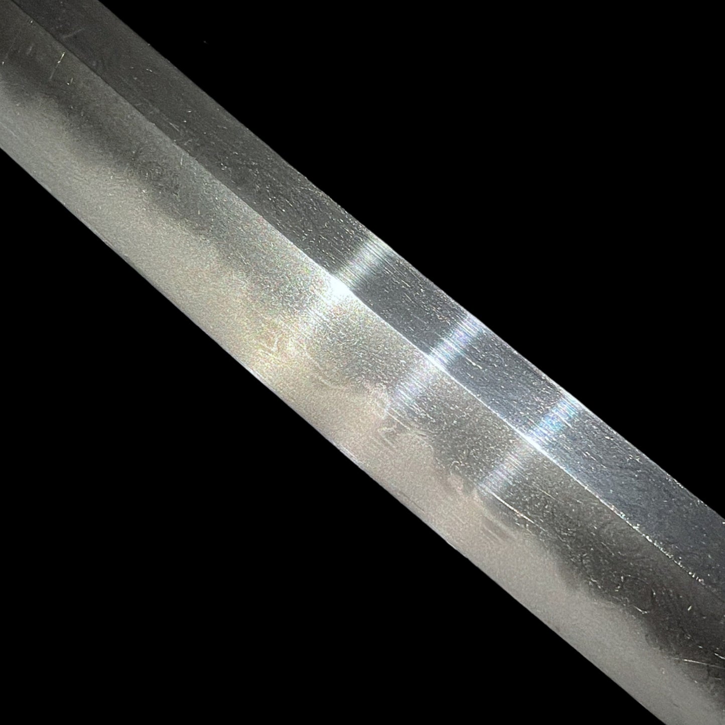 Gunome-Hamon 互の目刃文 Long WAKIZASHI, 十三 signed, Late Muromachi period