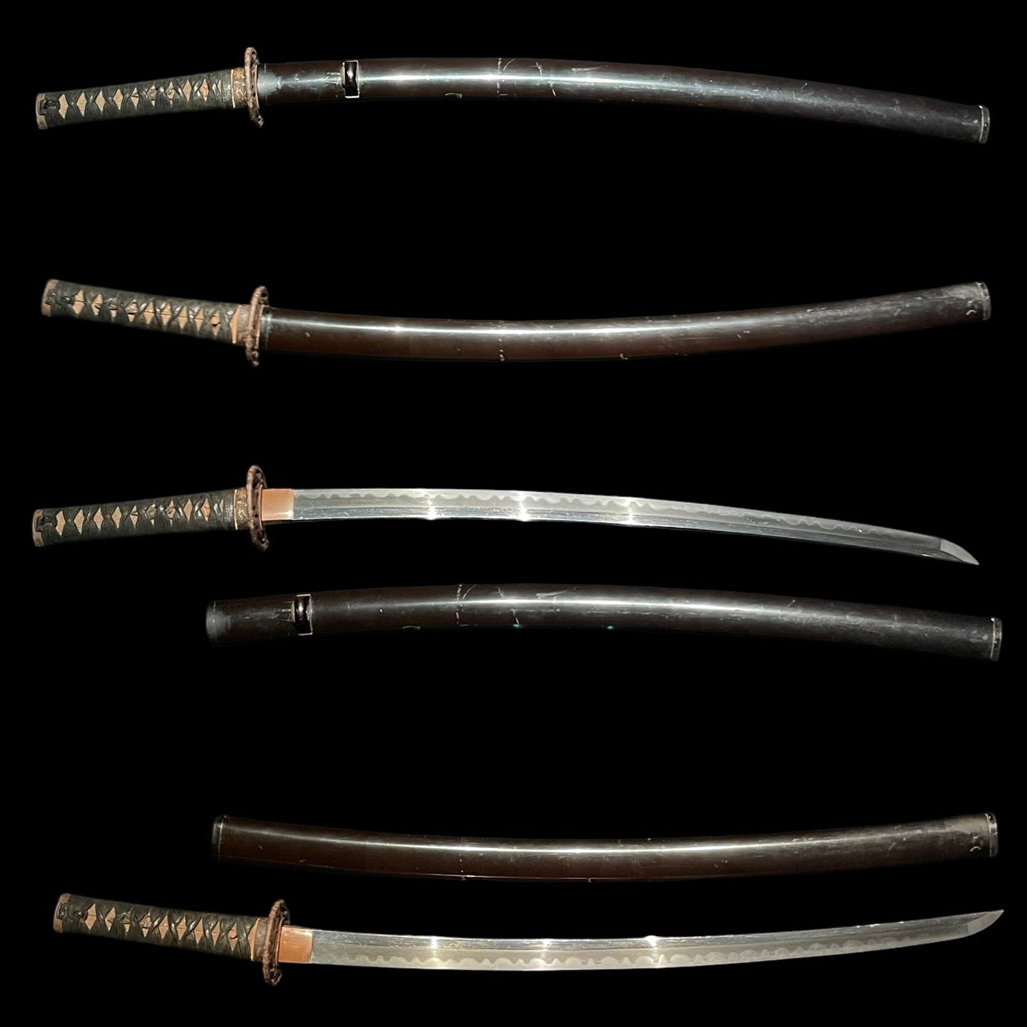 Long Wakizashi Oogunome 大互目 Hamon, Edo period mumei, 564mm (22.20 in.)