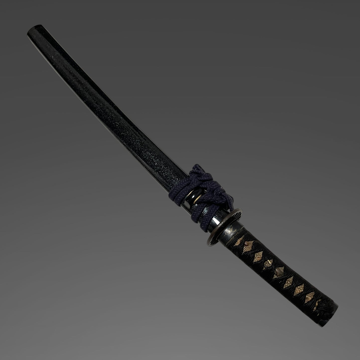 Black Wakizashi, Tsukashi Tsuba 透鍔, Early Edo period mumei