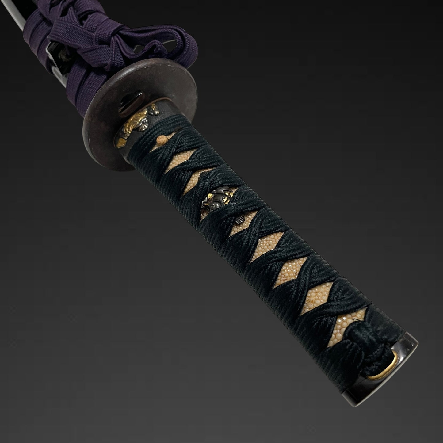 Sanbonsugi-Hamon 三本杉刃文 Wakizashi, Shichifukujin Fittings, Muromachi period mumei