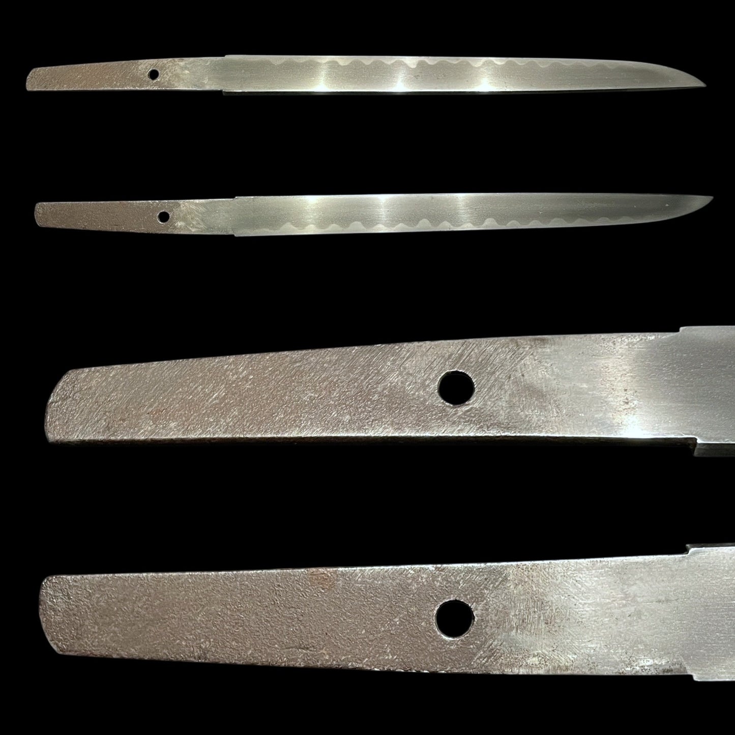 Gunome-Hamon 互目刃文 Tanto, Thick and Straight blade, Edo period mumei