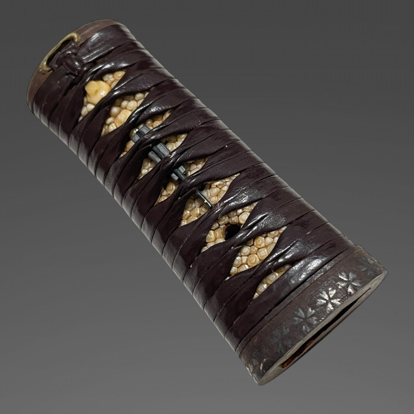 Kawarizukuri 変造り TANTO, with Kozuka Kogai, Natanenurisaya 菜種塗鞘, Edo period signed
