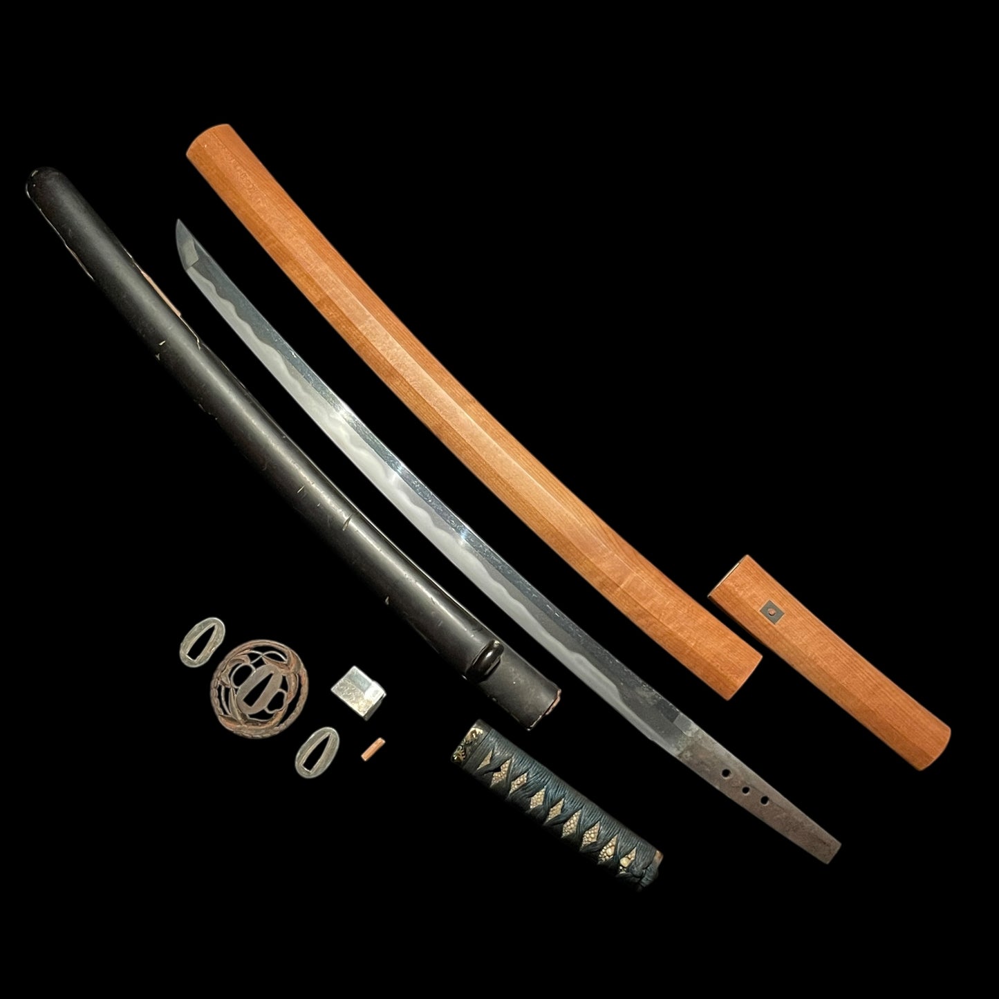 Toranba 濤乱刃 WAKIZASHI, Choshuhagiju Sakunoshin Tomohisa 長州萩住作之進友久 signed TSUBA