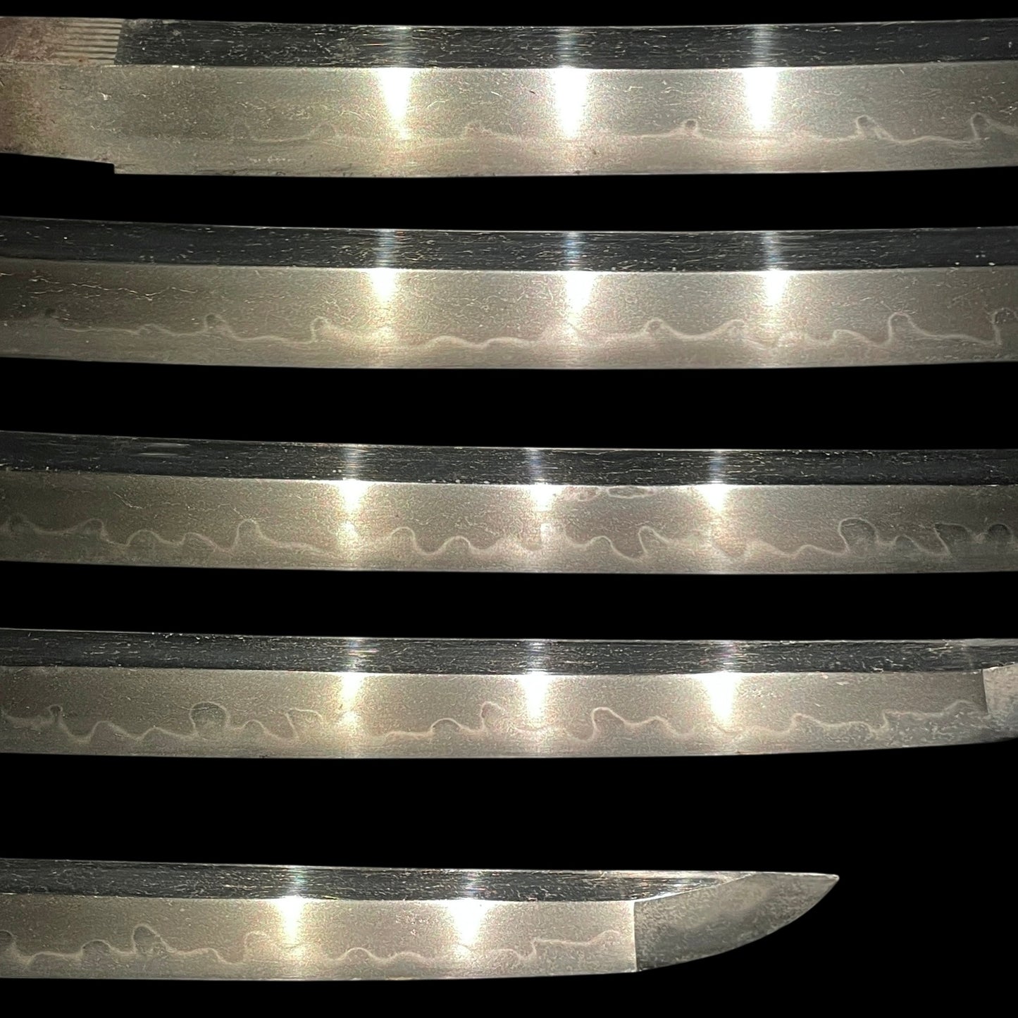 Amazing Hamon Long Wakizashi, Late Muromachi period