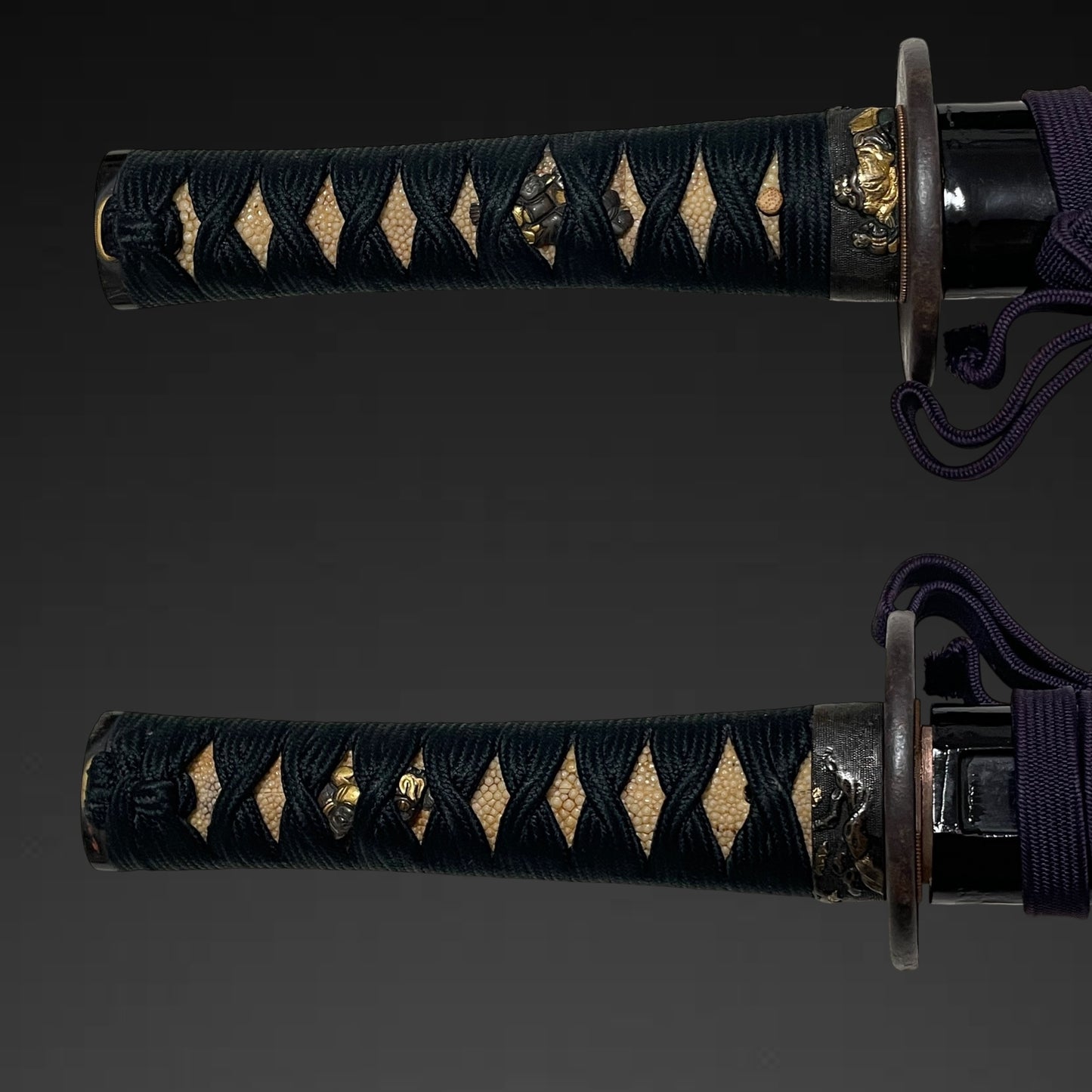 Sanbonsugi-Hamon 三本杉刃文 Wakizashi, Shichifukujin Fittings, Muromachi period mumei
