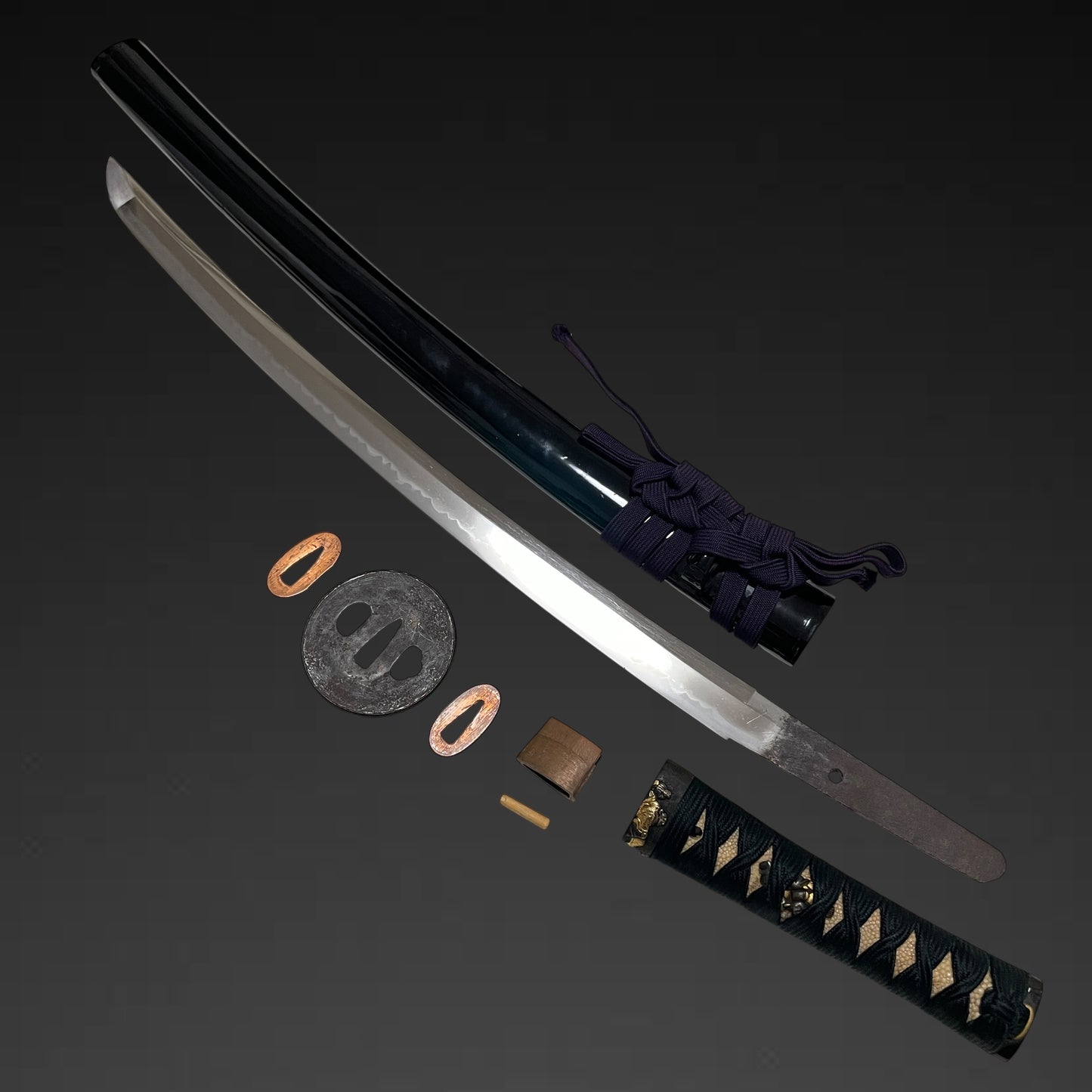 Sanbonsugi-Hamon 三本杉刃文 Wakizashi, Shichifukujin Fittings, Muromachi period mumei