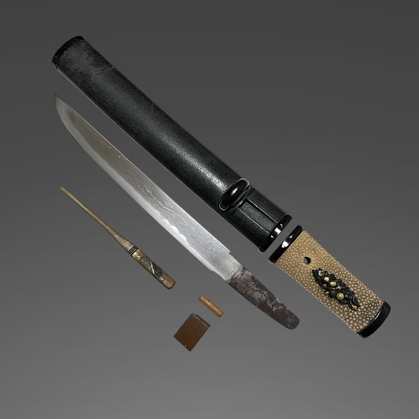 Aikuchi Koshirae Tanto 合口拵短刀, with Brass Kogai, Edo period mumei