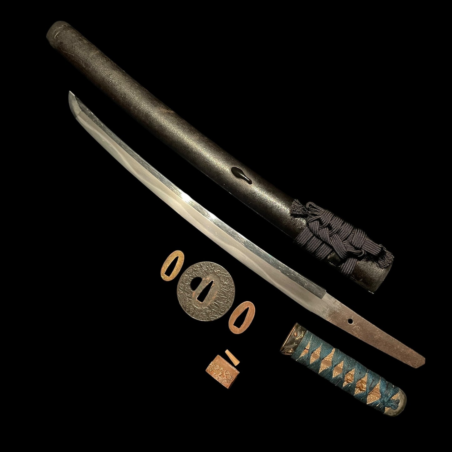 Beautiful Habaki Wakizashi, Pine cones Fuchi, Shakudo Sanmai Tsuba, Edo period mumei