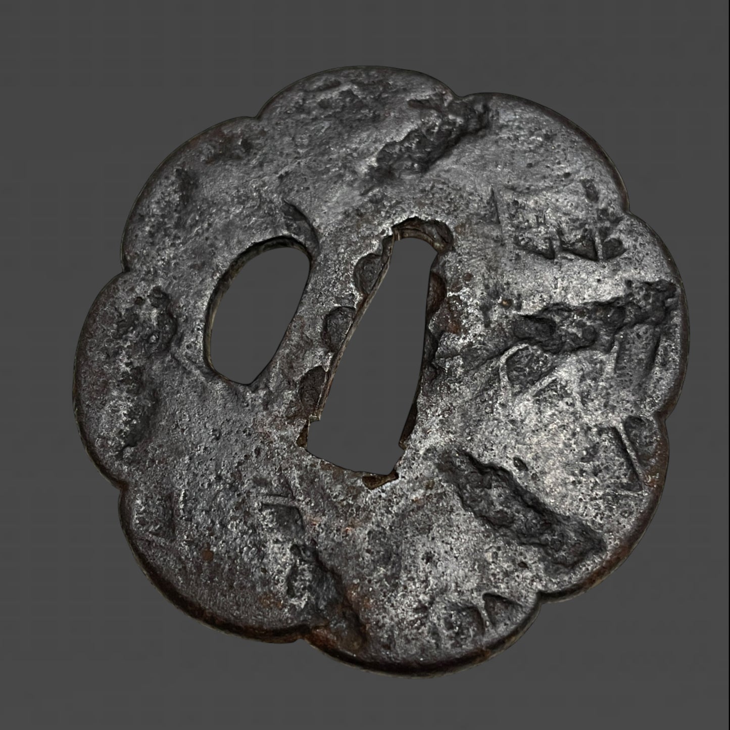 Signed Turnip Fuchikashira 在銘蕪縁頭 Wakizashi, Kabuto Menuki, Edo period mumei