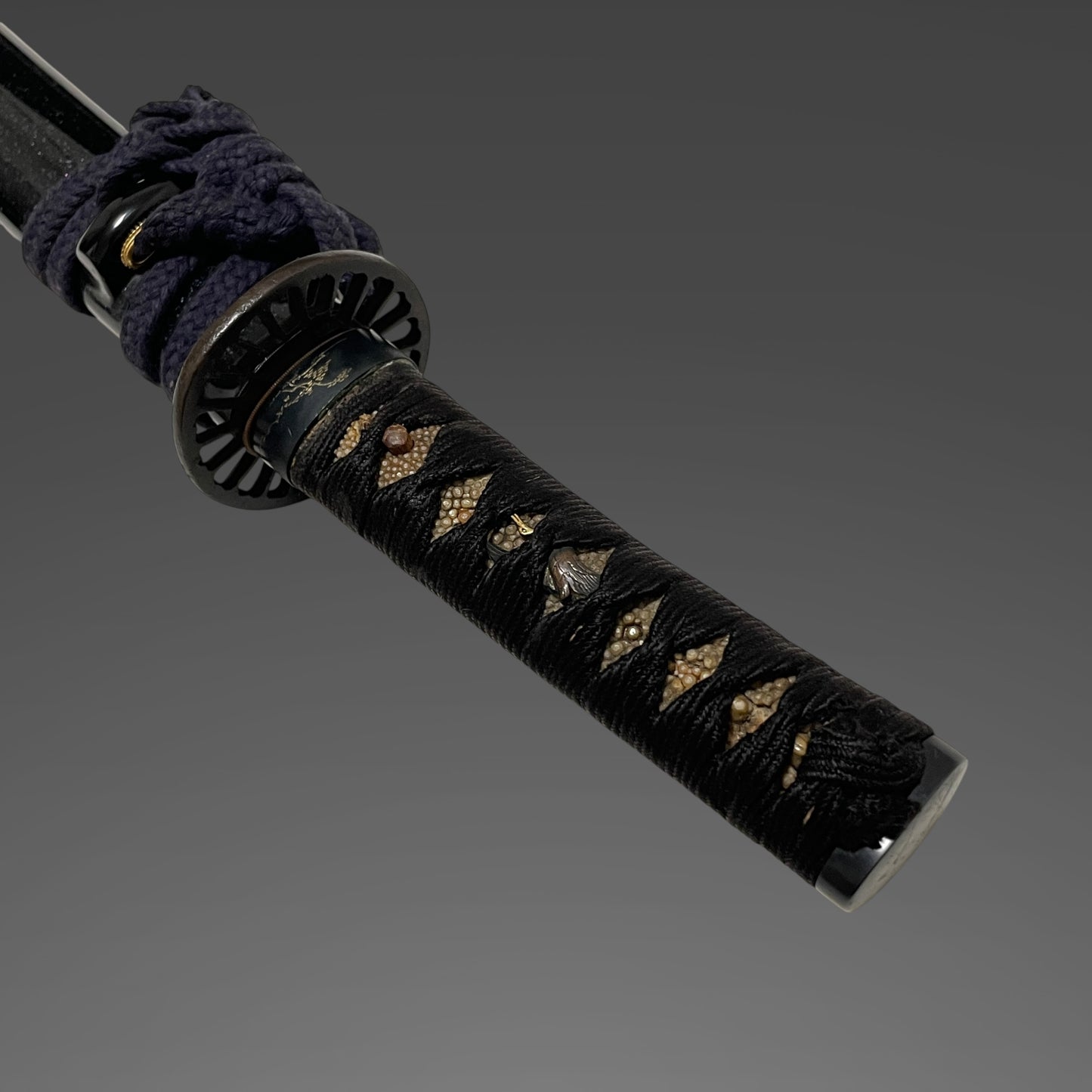 Black Wakizashi, Tsukashi Tsuba 透鍔, Early Edo period mumei