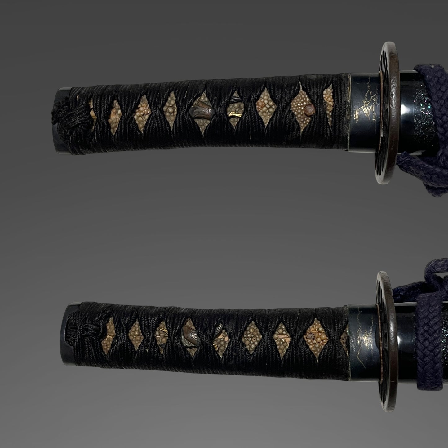 Black Wakizashi, Tsukashi Tsuba 透鍔, Early Edo period mumei