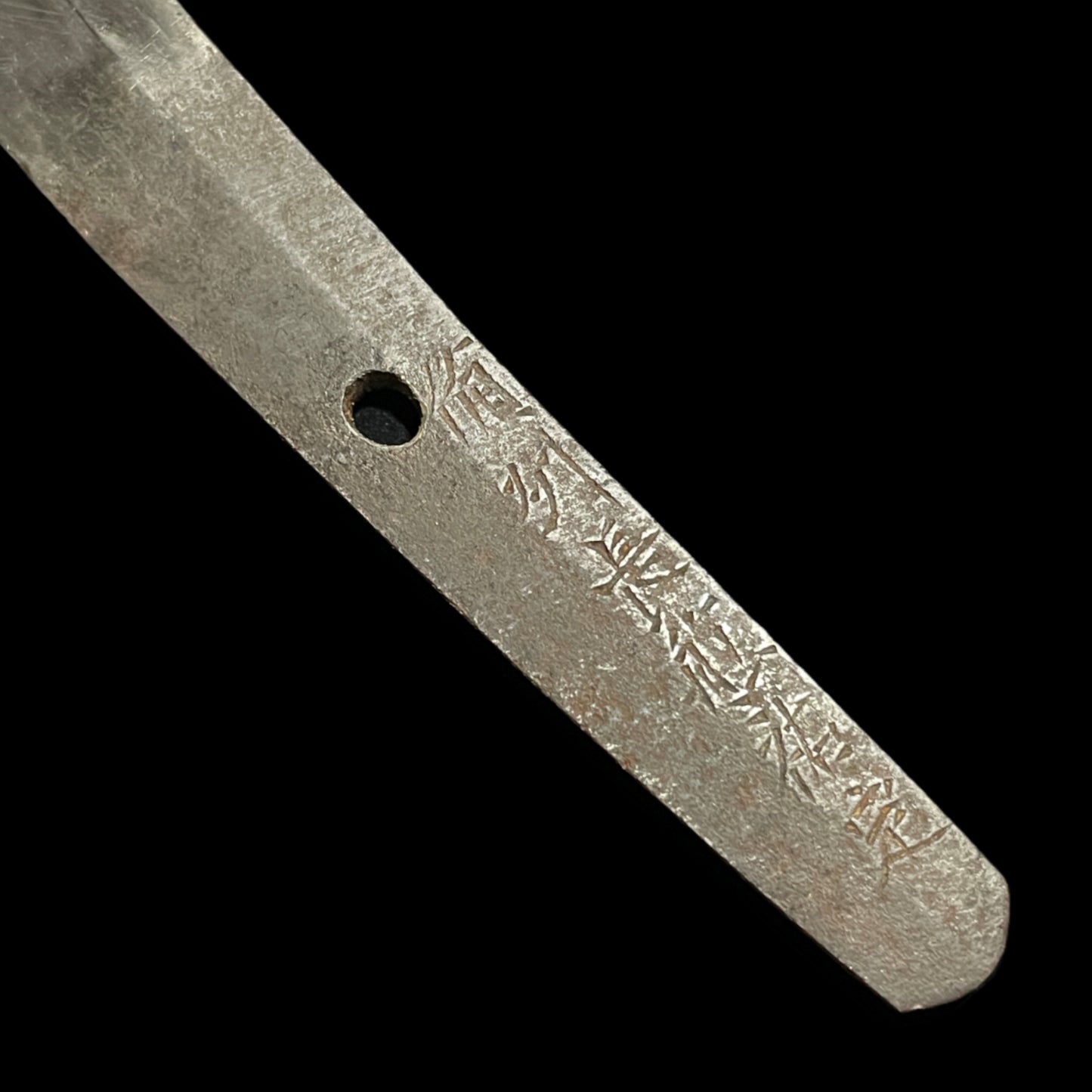 Daruma 達磨 Menuki Sukesada signd Wakizashi, Shigure 時雨 Tsuba, Kaga Fuchikashira