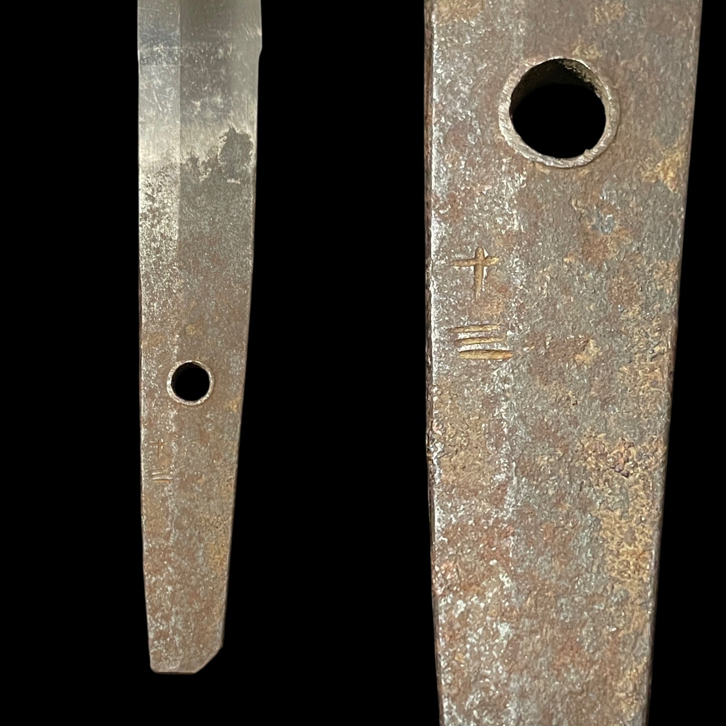 Gunome-Hamon 互の目刃文 Long WAKIZASHI, 十三 signed, Late Muromachi period