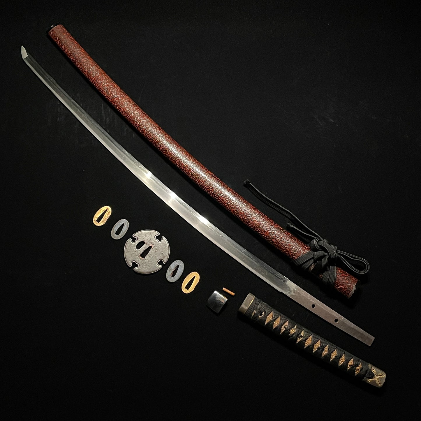 Tachi Style Fittings Red KATANA, KOTO Muromachi period mumei